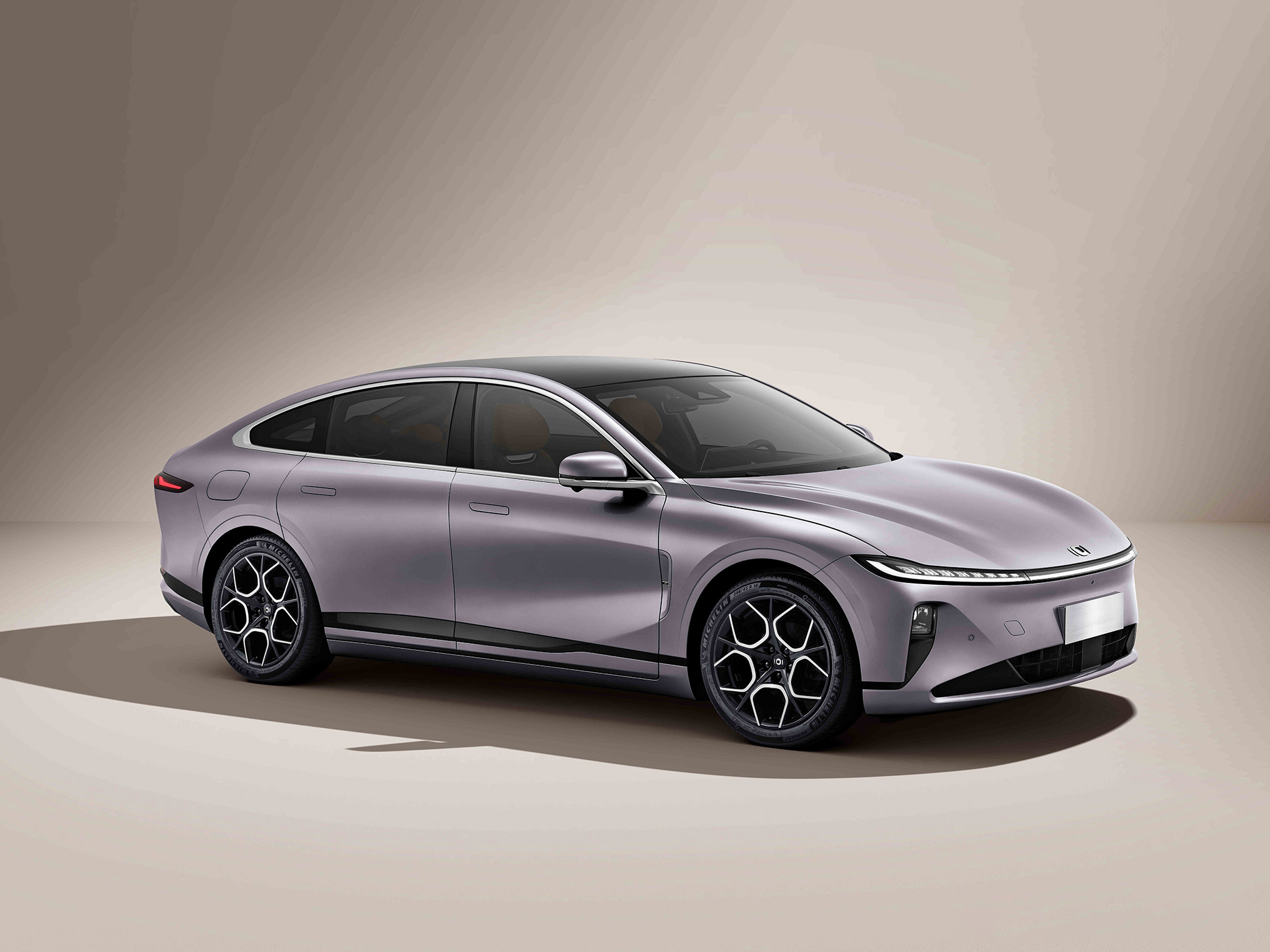 新葡萄8883官网AMG启源A07左45°