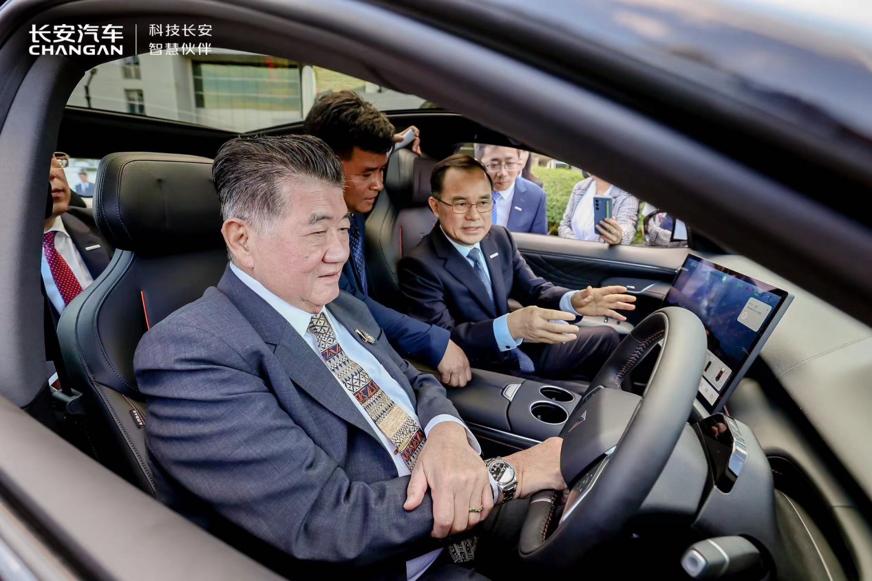 “右舵深蓝”惊艳亮相，多款重磅新车闪耀异国舞台