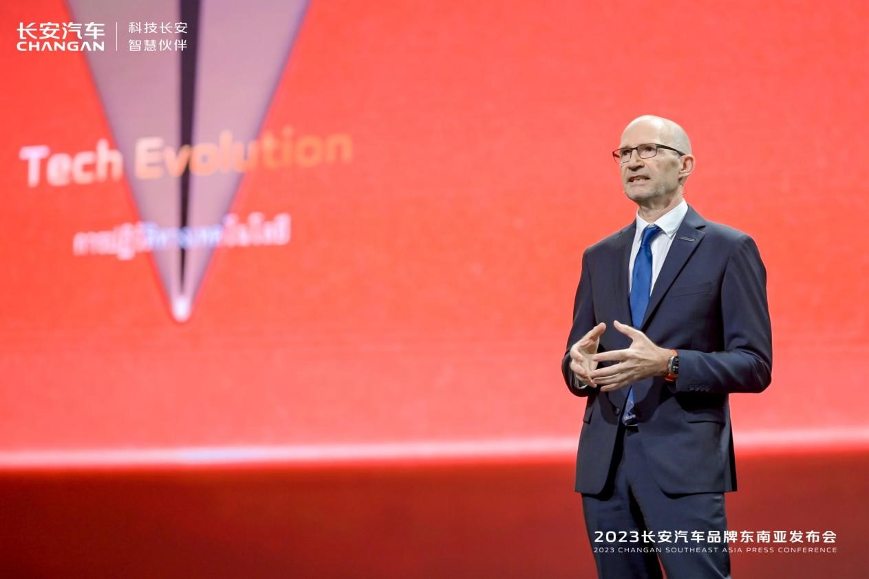 “右舵深蓝”惊艳亮相，多款重磅新车闪耀异国舞台